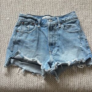 Abercrombie & Fitch The Mom Short High Rise Distressed Raw Hem Short Sz 24/00